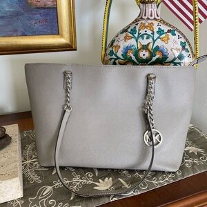 Michael Kors Tote Shoulderbag with silver chain accents  gray